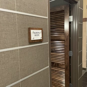 Northbrook Court - Nursing room second floor by foreverXXI. - Shopping Centers Near Me - Northbrook, Illinois
