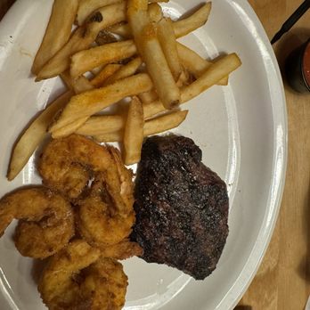 Logan's Roadhouse - Steakhouses Near Me - Jacksonville, North Carolina