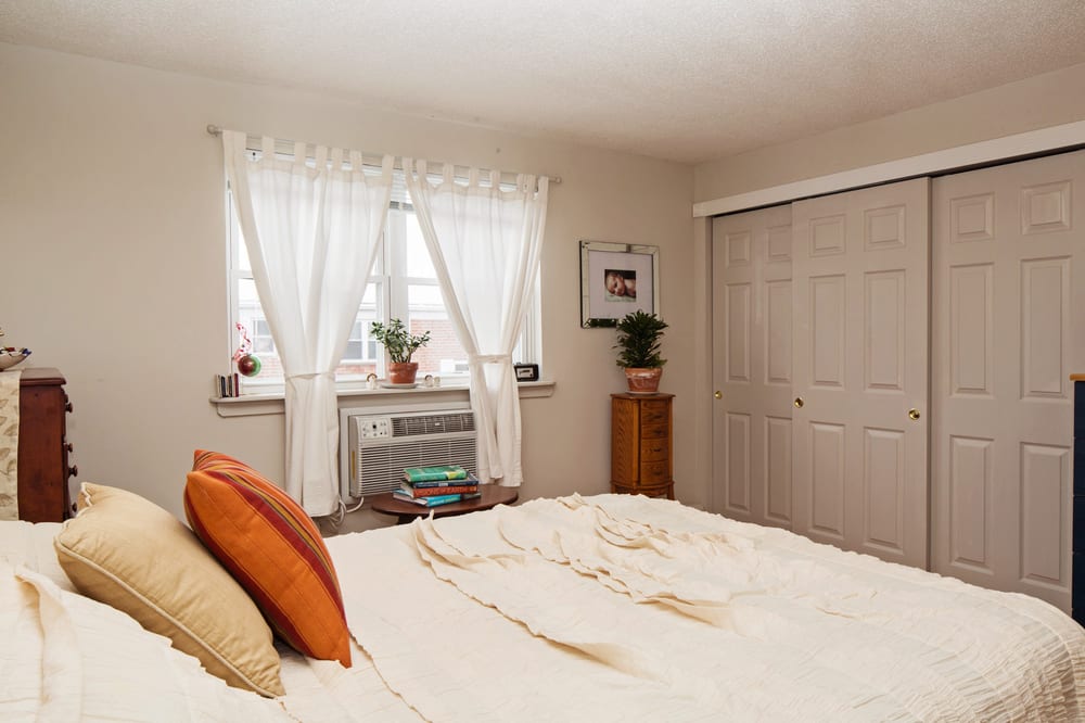 COLONIAL VILLAGE APARTMENTS Updated August 2024 12 Photos 53