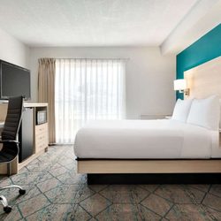 Knights Inn Miramichi - Guest room