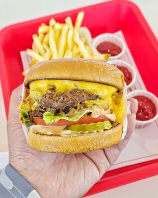 In-N-Out Burger by null