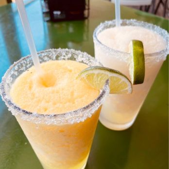 Fish Camp On Lake Eustis - Mango and Peach Margaritas - Seafood Near Me - Tavares, Florida