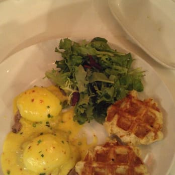 Chicago Waffles - Waffles benedict - Breakfast & Brunch Near Me - Chicago, Illinois