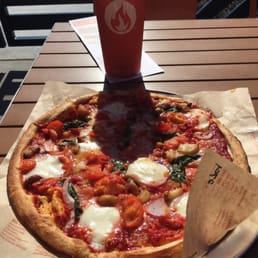Red Vine Pizza
