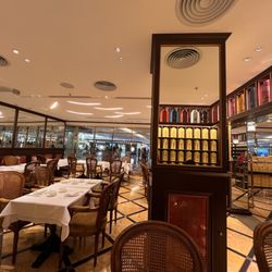 又一城 - China 九龍塘, Hong Kong   Tea WG Salon & Boutique Add.: Shop LG2-11, LG2/F, Festival Walk, 80 Tat Chee Avenue, Kowloon Tong