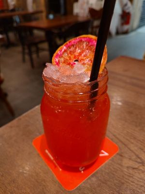 La Belle & La Boeuf - Burger Bar - Montréal - Sainte-Catherine O by null