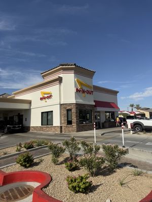 In-N-Out Burger by null