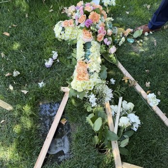 Lupita's Flowers - arrangement found at cemetery before burial ceremony - Florists Near Me - Los Angeles, California Lupita's Flowers - arrangement found at cemetery before burial ceremony - Florists Near Me - Los Angeles, California