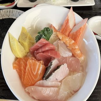 Shumi - L Chirashi Lunch Special - Japanese Near Me - Ridgewood, New Jersey
