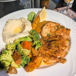 Wahoo's Bistro & Patio