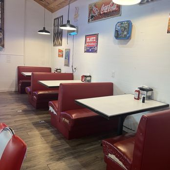Old Oak Burgers - Burgers Near Me - Marble Falls, Texas