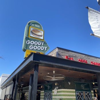 Hyde Park Village - Burger placd - Shopping Centers Near Me - Tampa, Florida