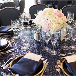 Margit Holakoui Florist - Table arrangement.