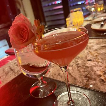 Twin Creeks Steakhouse - Cocktails in the bar. Rouge and Roses - Steakhouses Near Me - Las Vegas, Nevada Twin Creeks Steakhouse - Cocktails in the bar. Rouge and Roses - Steakhouses Near Me - Las Vegas, Nevada