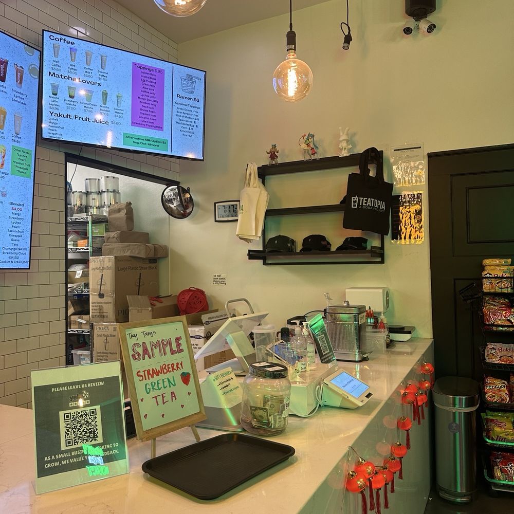 Teatopia - front counter - Bubble Tea Near Me - Long Beach, California