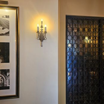 Carthay Circle Restaurant - New American Near Me - Anaheim, California