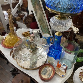 Caveland Antique Mall - Used, Vintage & Consignment Near Me - Horse Cave, Kentucky Caveland Antique Mall - Used, Vintage & Consignment Near Me - Horse Cave, Kentucky