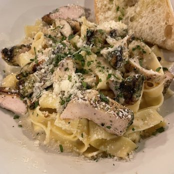 Adamo's - Chicken Alfredo - New American Near Me - Sacramento, California