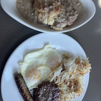 Hy-Vee Market Grille - Cafes Near Me - Brooklyn Park, Minnesota
