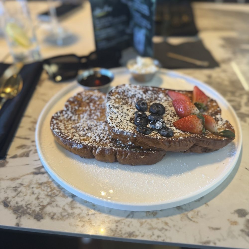 Pandora On The Square - French toast..... minus the chicken that came out 20 minutes later - Southern Near Me - McDonough, Georgia
