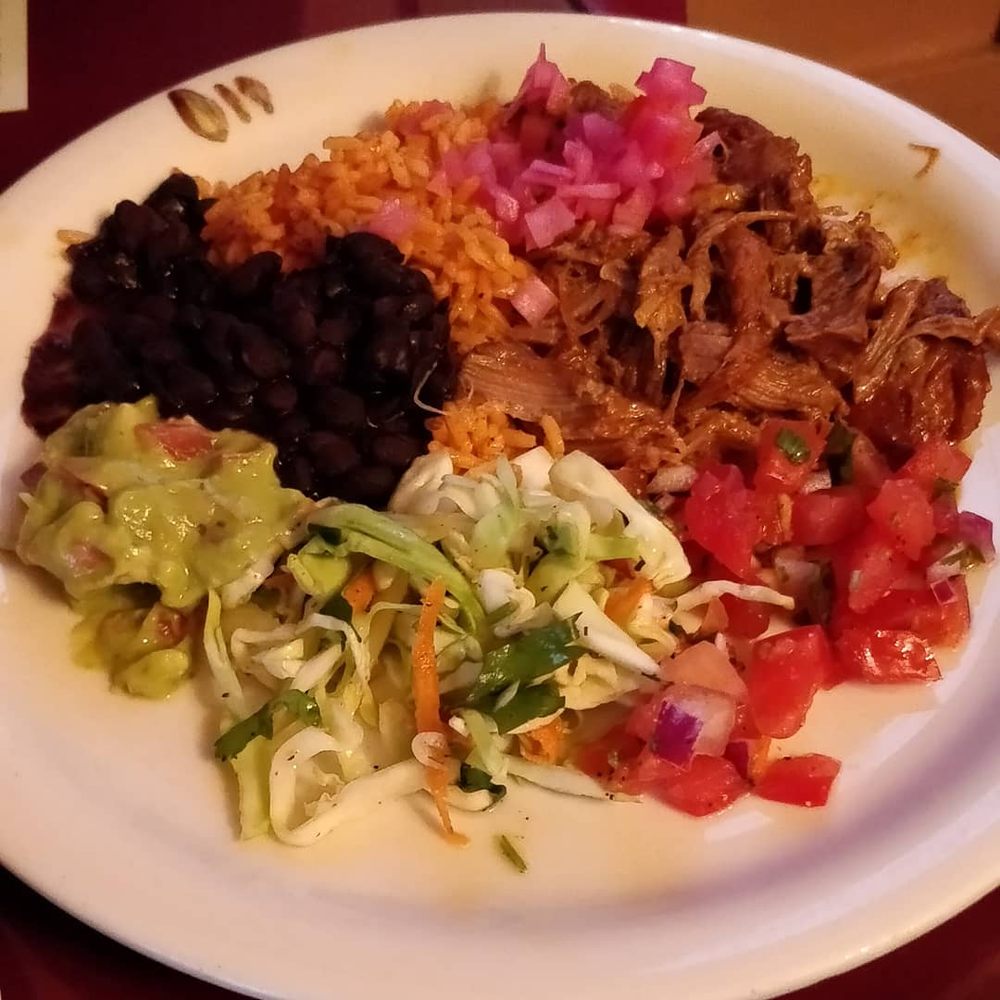 Café Capistrano - Cochinita pibil - American Near Me - Half Moon Bay, California