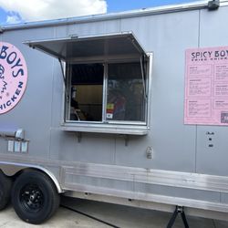 Spicy Boys Fried Chicken - The truck