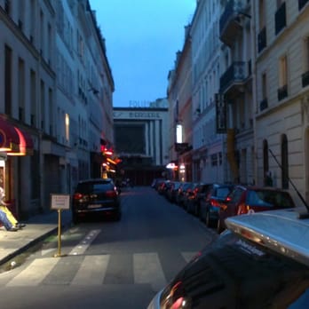 La Boule Rouge - Mediterranean Near Me - Paris, 75