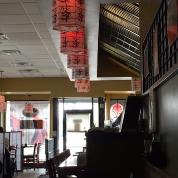 Dotombori - So poorly lit, it doesn't even have ambiance. - Sushi Bars Near Me - Des Plaines, Illinois Dotombori - So poorly lit, it doesn't even have ambiance. - Sushi Bars Near Me - Des Plaines, Illinois