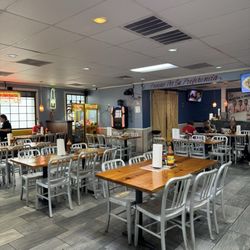Marcos Seafood & Oyster Bar - Seating