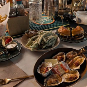IKTO - Cheese burger, oysters, fries, cheeseburger - Cocktail Bars Near Me - Houston, Texas