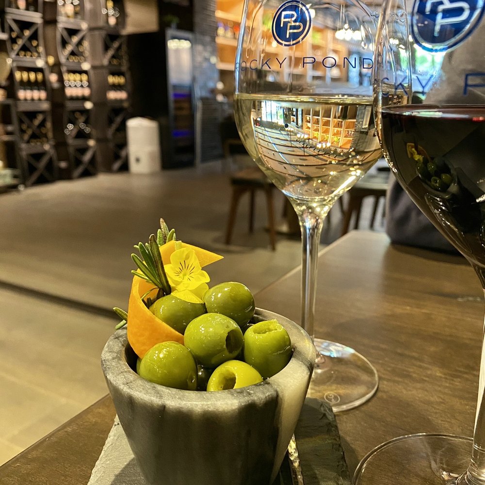 House Olives w fresh orange peal & Rosemary who'd thunk it delicious w the Syrah. House Olives w fresh orange peal & Rosemary who'd thunk it delicious w the Syrah.