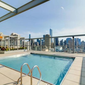 Eight O Five - Rooftop Pool - Apartments Near Me - Chicago, Illinois
