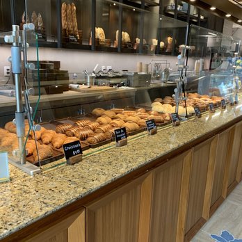 Halekulani Bakery - Pastries - Bakeries Near Me - Honolulu, Hawaii