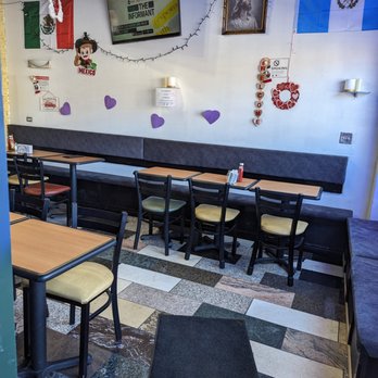 Los Altos de la Sierra - tables and chairs in a restaurant - Mexican Near Me - Chicago, Illinois