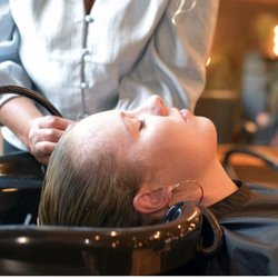 Headlines Salon - Luxury service