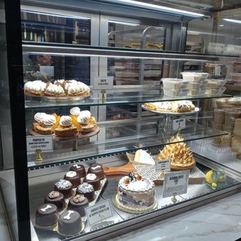 Helms Bakery - Bakeries Near Me - Los Angeles, California