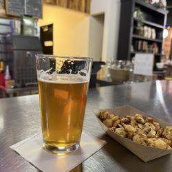 Michigan Beer Growler Company - Beer & bar snacks