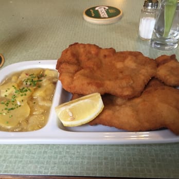 Heidinger Gasthaus - Das Mittagsmenü-Schnitzel mit Erdäpfelsalat. - Austrian Near Me - Vienna, 9