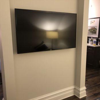 The Belleview Inn - Living room TV. - Hotels Near Me - Belleair, Florida The Belleview Inn - Living room TV. - Hotels Near Me - Belleair, Florida