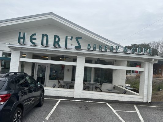 Henri's Bakery & Deli by null