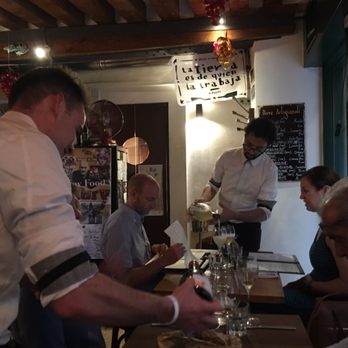 CoVino - pouring in progress - Italian Near Me - Venezia, VE CoVino - pouring in progress - Italian Near Me - Venezia, VE