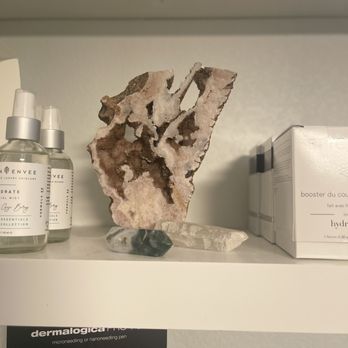 Chique Rock Shop - Gemstones & Minerals Near Me - Las Vegas, Nevada