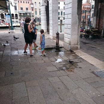 Mercato di Rialto - peal it or wash it ... - Farmers Market Near Me - Venezia, VE Mercato di Rialto - peal it or wash it ... - Farmers Market Near Me - Venezia, VE