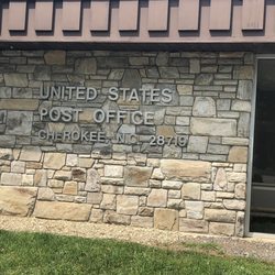 Cherokee Post Office - The window was watching me. I had no idea!