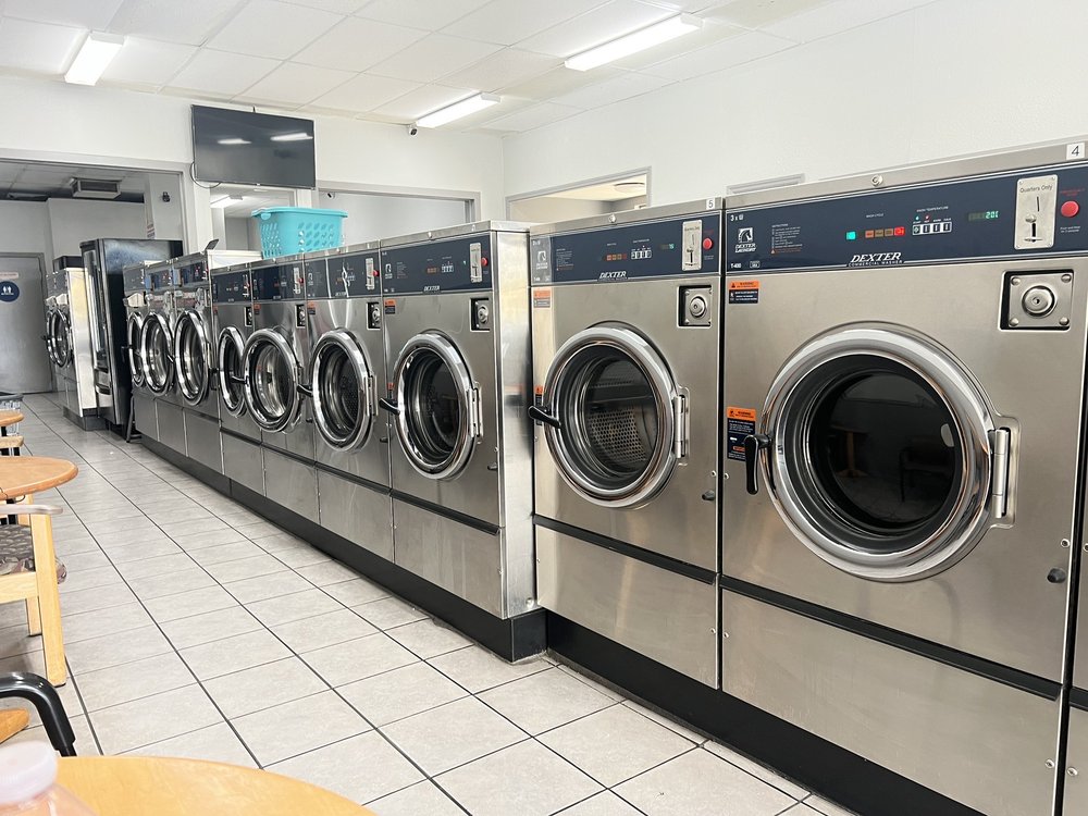 SOPHIA’S LAUNDROMAT WASH & FOLD SERVICE Updated August 2024 13
