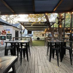 NettBar - Outdoor Seating