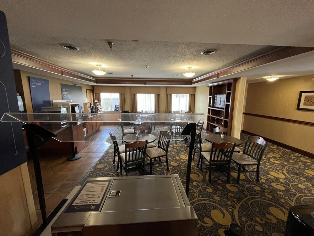 HOLIDAY INN EXPRESS DEFOREST Updated July 2024 40 Photos & 23
