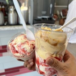 La Neveria Michoacana - Fresas con crema with caramel
