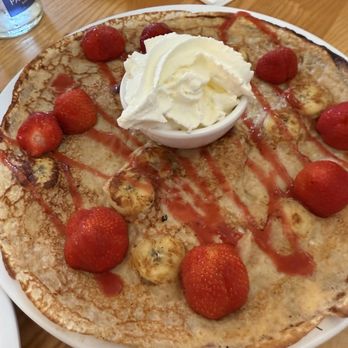 PANCAKES Amsterdam - Strawberry & banana - Pancakes Near Me - Amsterdam, New Hampshire PANCAKES Amsterdam - Strawberry & banana - Pancakes Near Me - Amsterdam, New Hampshire