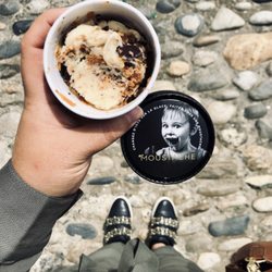Moustache - La fameuse glace à la chocolatine !